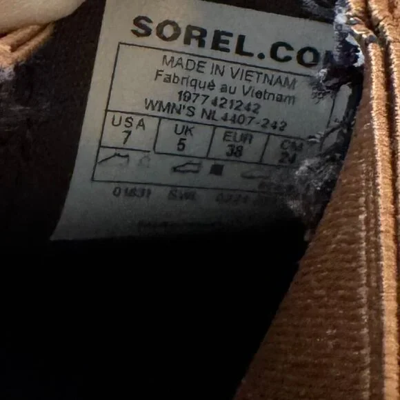 Sorel Lennox Waterproof Chelsea Boot - Picture 11 of 12
